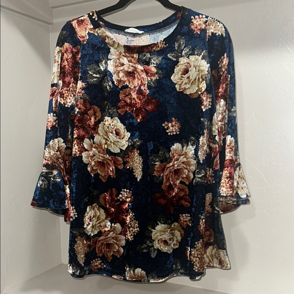 eesome Red and Blue Blouse with Boxy Relaxed Fit and Three-Quarter Sleeves